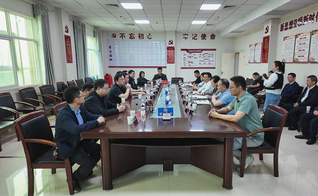 武汉协和医院与崇阳县人民医院开展技术协作暨“双百工程”基层行医疗活动